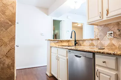 829 Wax Myrtle Lane #A, Houston, TX 77079 - Photo 5