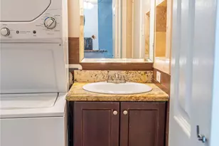 829 Wax Myrtle Ln, Houston, TX 77079 - Photo 9