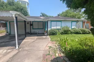 1102 Appomattox Dr N, Texas City, TX 77591 - Photo 3