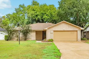 256 Freeman Blvd, West Columbia, TX 77486 - Photo 1