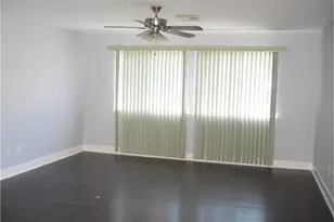 11911 Sanspereil Dr, Houston, TX 77047 - Photo 9