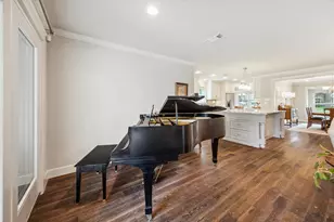 2702 Manila Ln, Houston, TX 77043 - Photo 13