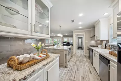 2702 Manila Lane, Houston, TX 77043 - Photo 9