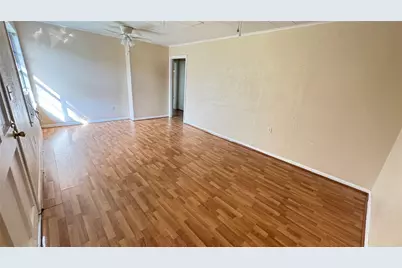 116 W Mahan Street, Richwood, TX 77531 - Photo 3