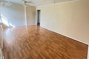 116 W Mahan St, Richwood, TX 77531 - Photo 3