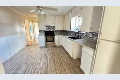 116 W Mahan Street, Richwood, TX 77531 - Photo 13