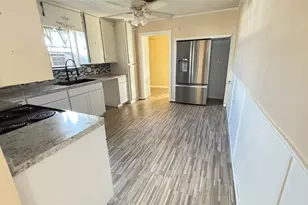 116 W Mahan St, Richwood, TX 77531 - Photo 9