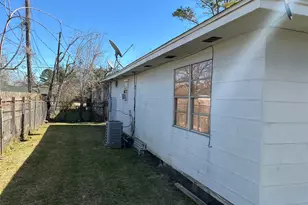 116 W Mahan St, Richwood, TX 77531 - Photo 21