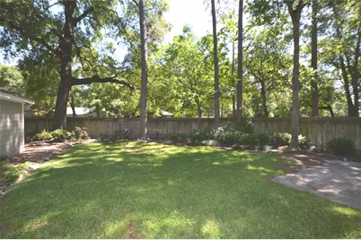 2 Woodhaven Wood Court, The Woodlands, TX 77380 - Photo 23
