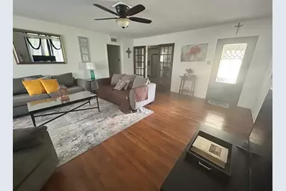 319 E Walnut, Winnie, TX 77665 - Photo 3