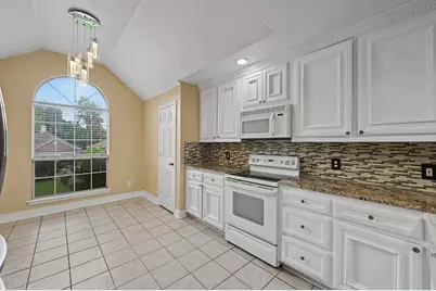 18477 Sunrise Oaks Court, Montgomery, TX 77316 - Photo 11