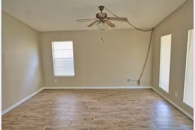 1806 N Avenue N, Freeport, TX 77541 - Photo 3