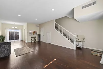 1805 Stoney Brook Dr Drive #103, Houston, TX 77063 - Photo 7