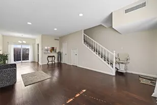 1805 Stoney Brook Dr Dr, Houston, TX 77063 - Photo 7