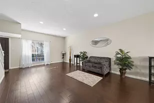 1805 Stoney Brook Dr Dr, Houston, TX 77063 - Photo 9