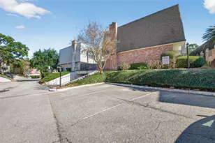 1805 Stoney Brook Dr Dr, Houston, TX 77063 - Photo 31