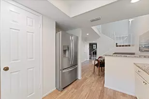 5005 Georgi Ln, Houston, TX 77092 - Photo 5