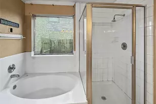 914 Chase Creek Cir, Bacliff, TX 77518 - Photo 15