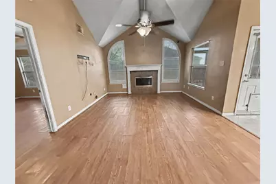 914 Chase Creek Circle, Bacliff, TX 77518 - Photo 3