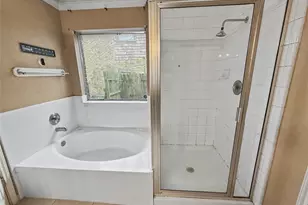 914 Chase Creek Cir, Bacliff, TX 77518 - Photo 13