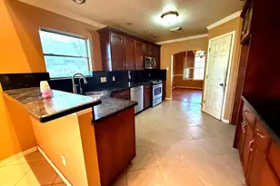 914 Chase Creek Cir, Bacliff, TX 77518 - Photo 5