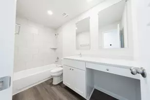2106 Creole Crk Ln, Houston, TX 77090 - Photo 13