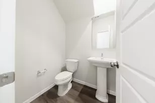 2106 Creole Crk Ln, Houston, TX 77090 - Photo 9