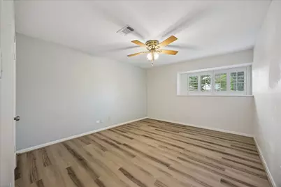 8114 Twin Hills Drive, Houston, TX 77071 - Photo 21