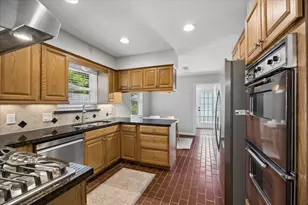 8114 Twin Hills Dr, Houston, TX 77071 - Photo 9