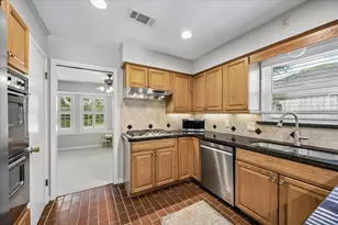8114 Twin Hills Dr, Houston, TX 77071 - Photo 9