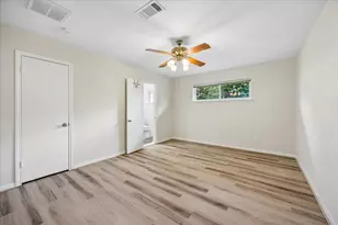 8114 Twin Hills Dr, Houston, TX 77071 - Photo 13