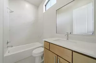 1709 Bologna Ln, Houston, TX 77055 - Photo 11