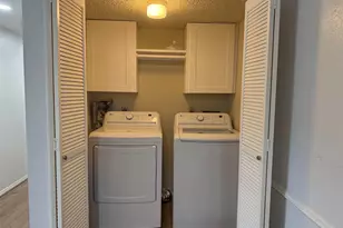 3600 Jeanetta St, Houston, TX 77063 - Photo 13