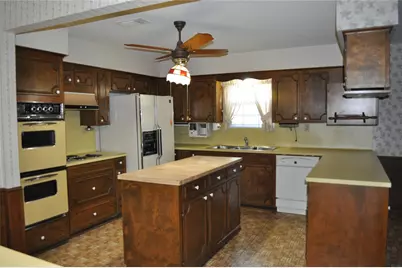 1713 Woody Lane, Sealy, TX 77474 - Photo 23