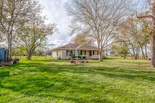 1512 Bayou Dr, Bay City, TX 77414 - Photo 5