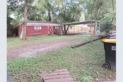 12505 Rollingwood Loop E, Conroe, TX 77303 - Photo 11