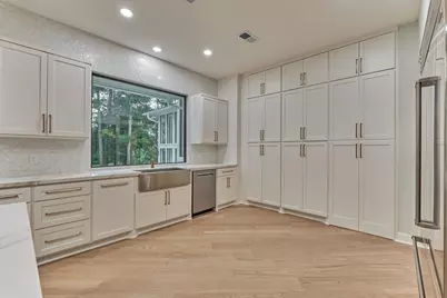 24 Autumn Crescent, The Woodlands, TX 77381 - Photo 17