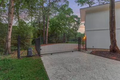 24 Autumn Crescent, The Woodlands, TX 77381 - Photo 35