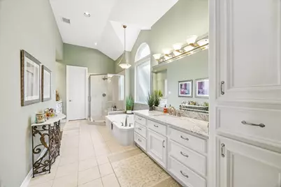 13515 Winter Creek Court, Houston, TX 77077 - Photo 17