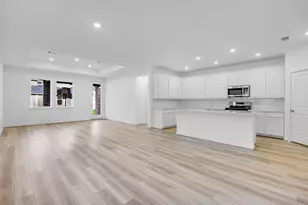 21934 Sam Raburn Dr, Tomball, TX 77375 - Photo 3