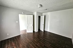 2421 16th Ave N, Texas City, TX 77590 - Photo 9