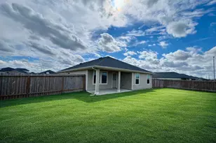 2216 Laurel Bloom Ln, Sealy, TX 77474 - Photo 25