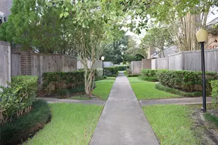 13776 Hollowgreen Dr, Houston, TX 77082 - Photo 5