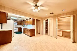 2735 Webster St, Liberty, TX 77575 - Photo 9