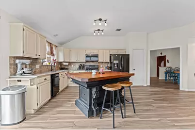 3823 Redbud Drive, La Porte, TX 77571 - Photo 11