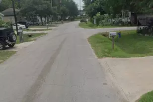 1033 Reverend B J Lewis Dr, Houston, TX 77088 - Photo 3