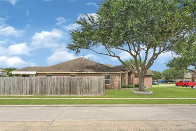 9135 Creekside Drive, Hitchcock, TX 77563 - Photo 25