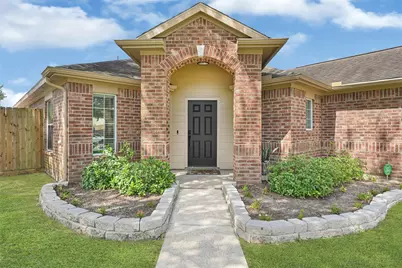 9135 Creekside Drive, Hitchcock, TX 77563 - Photo 3