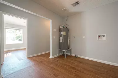 4810 Carmen Street, Houston, TX 77033 - Photo 7