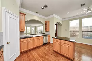 605 W Polk St, Houston, TX 77019 - Photo 15